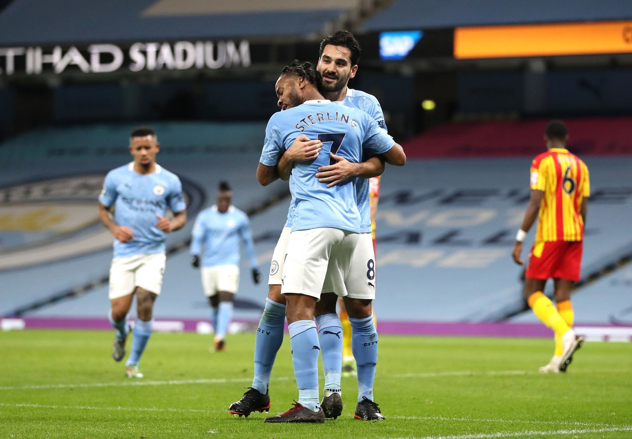 中扮演救世 中扮演救世